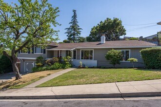 Building Photo - Desirable Farm Hill Estates Neighborhood