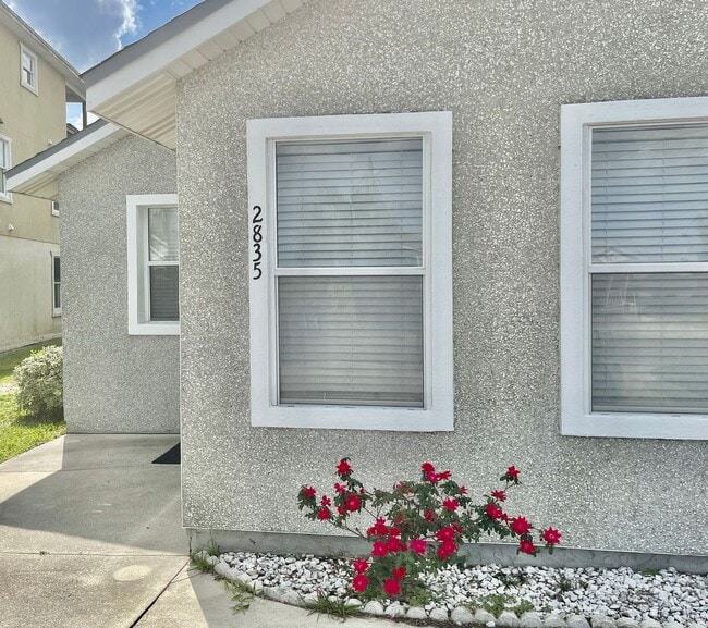 Building Photo - 2835 S Fletcher Ave