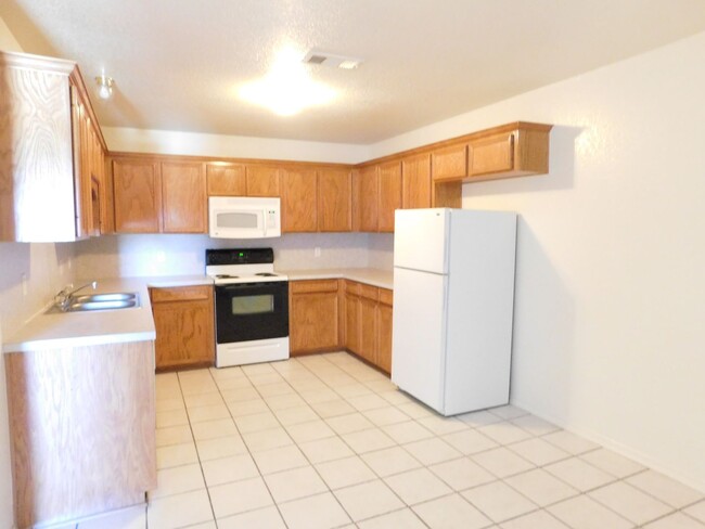Building Photo - 4601 Wade Dr