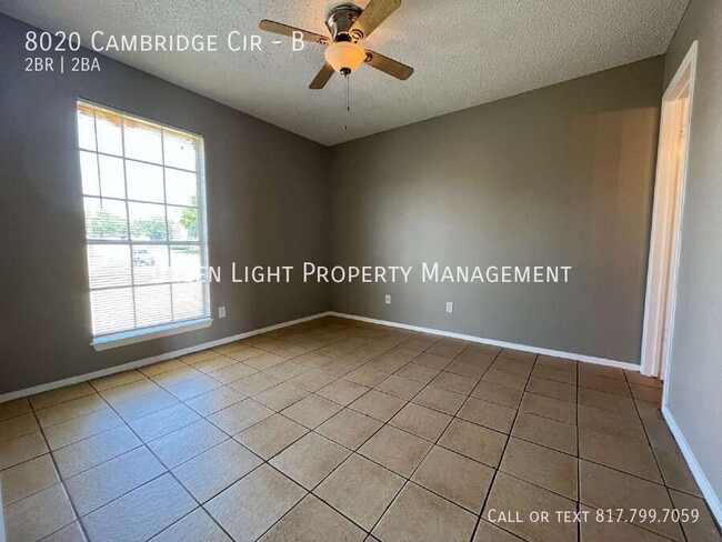 Building Photo - 8020 Cambridge Cir