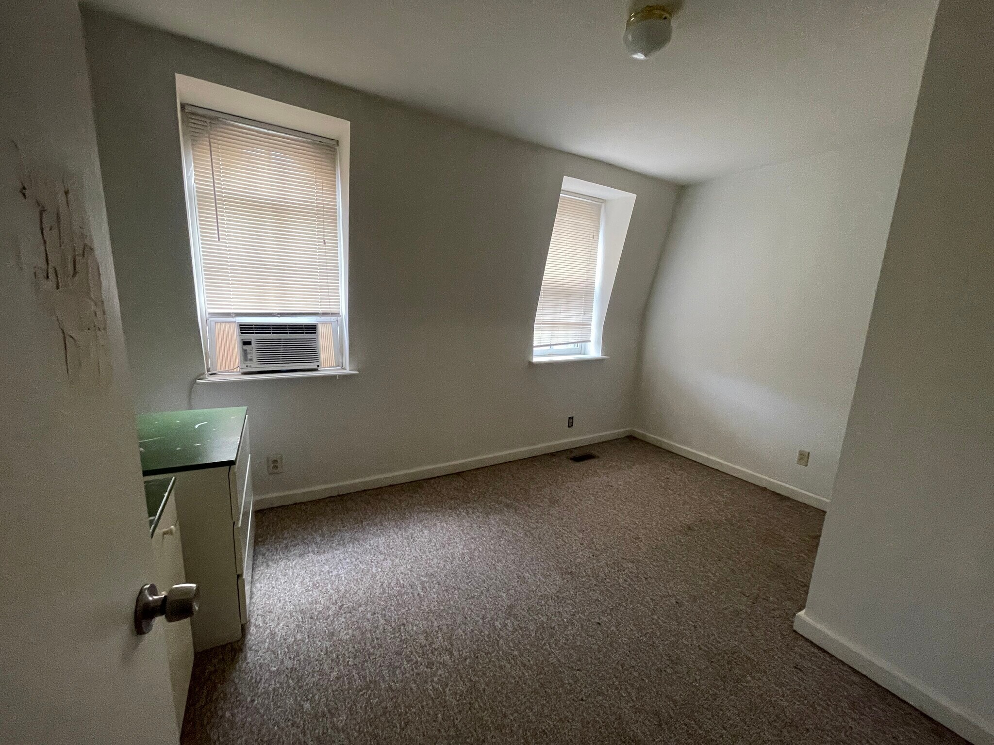 BEDROOM 1 - 1507 Spring Garden St