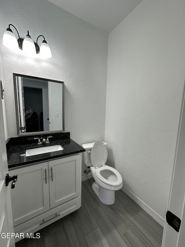 Building Photo - 6315 Escondido Dr
