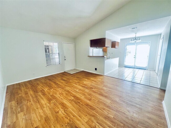 Primary Photo - 1922 Nicole Cir