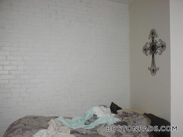 Building Photo - 55 Park Dr