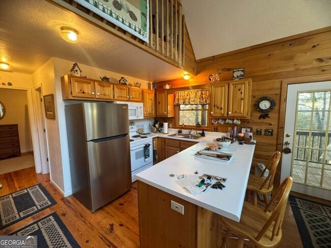 Building Photo - 664 Fox Run Dr