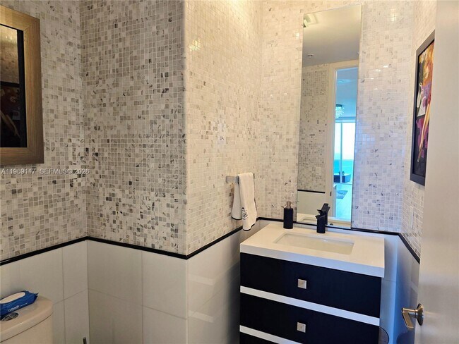 Building Photo - 18201 Collins Ave