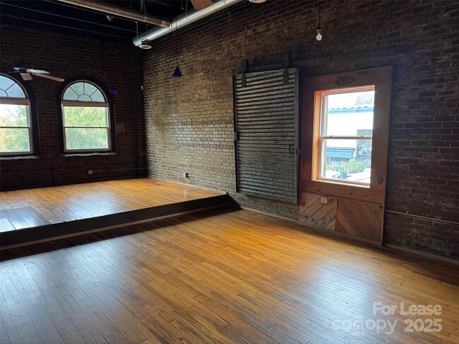 Building Photo - 110 Church St NW