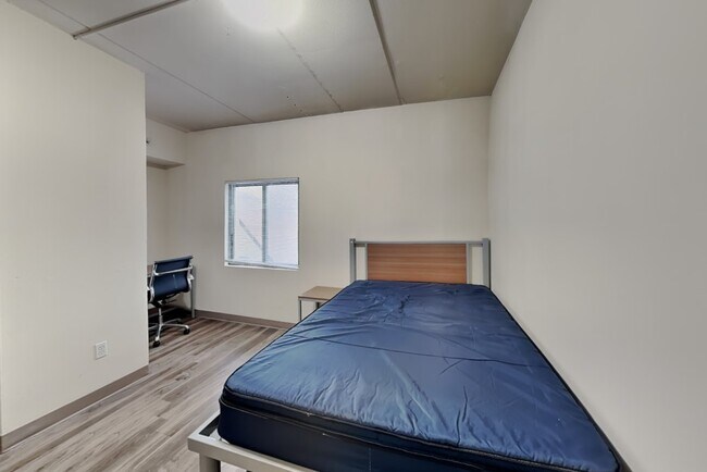 Building Photo - 215 Stanton Ave