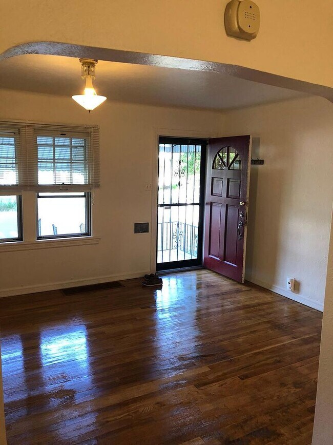 Building Photo - Home for Rent - University of Denver (DU) Area