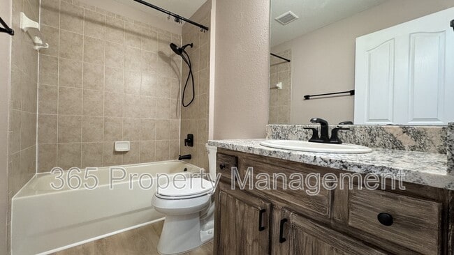 Building Photo - 10 Bellis Ct