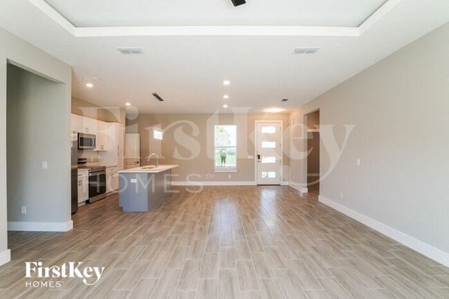 Building Photo - 51 Inconnu Dr