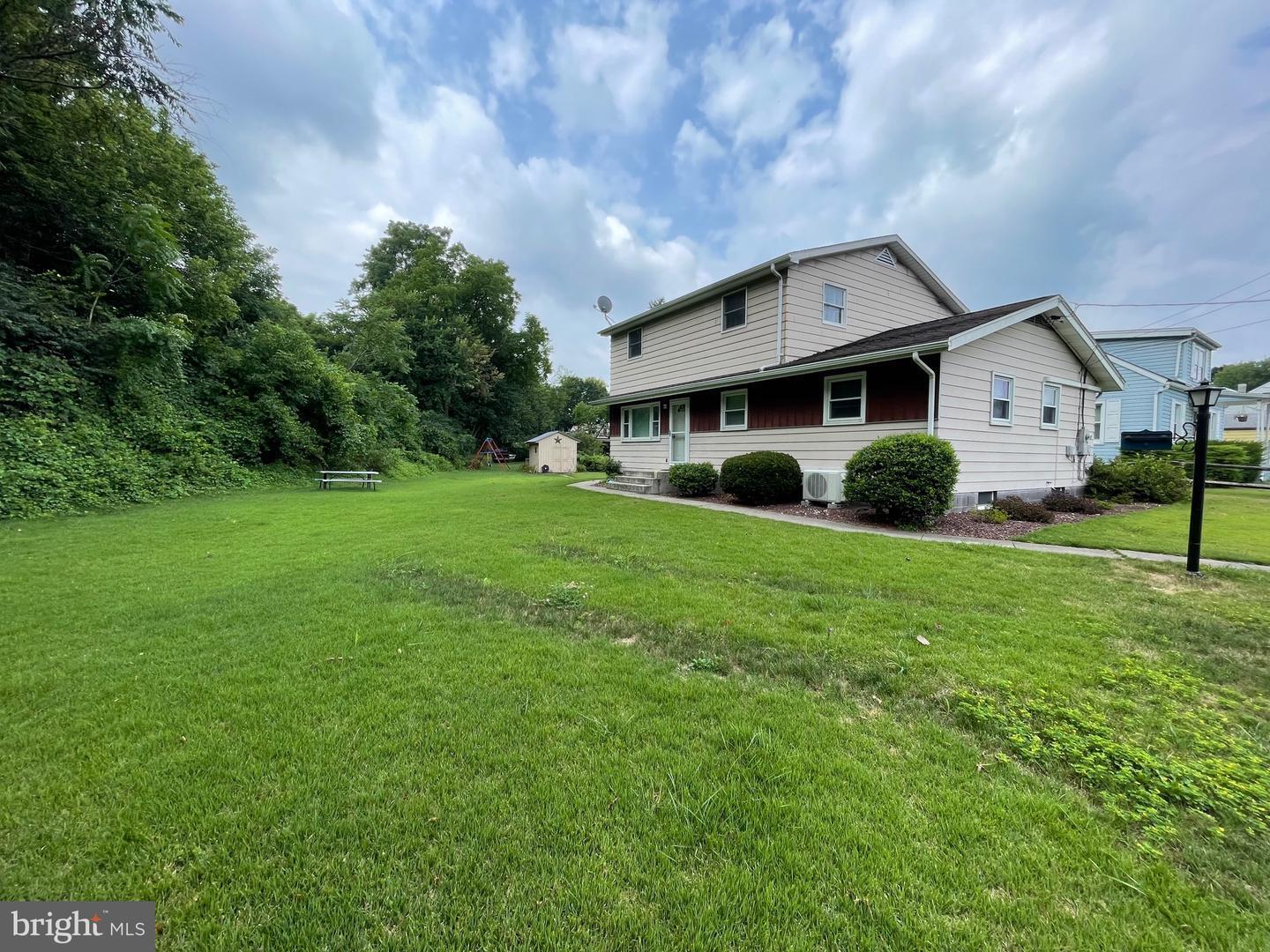 Building Photo - 484 Pennsylvania Ave