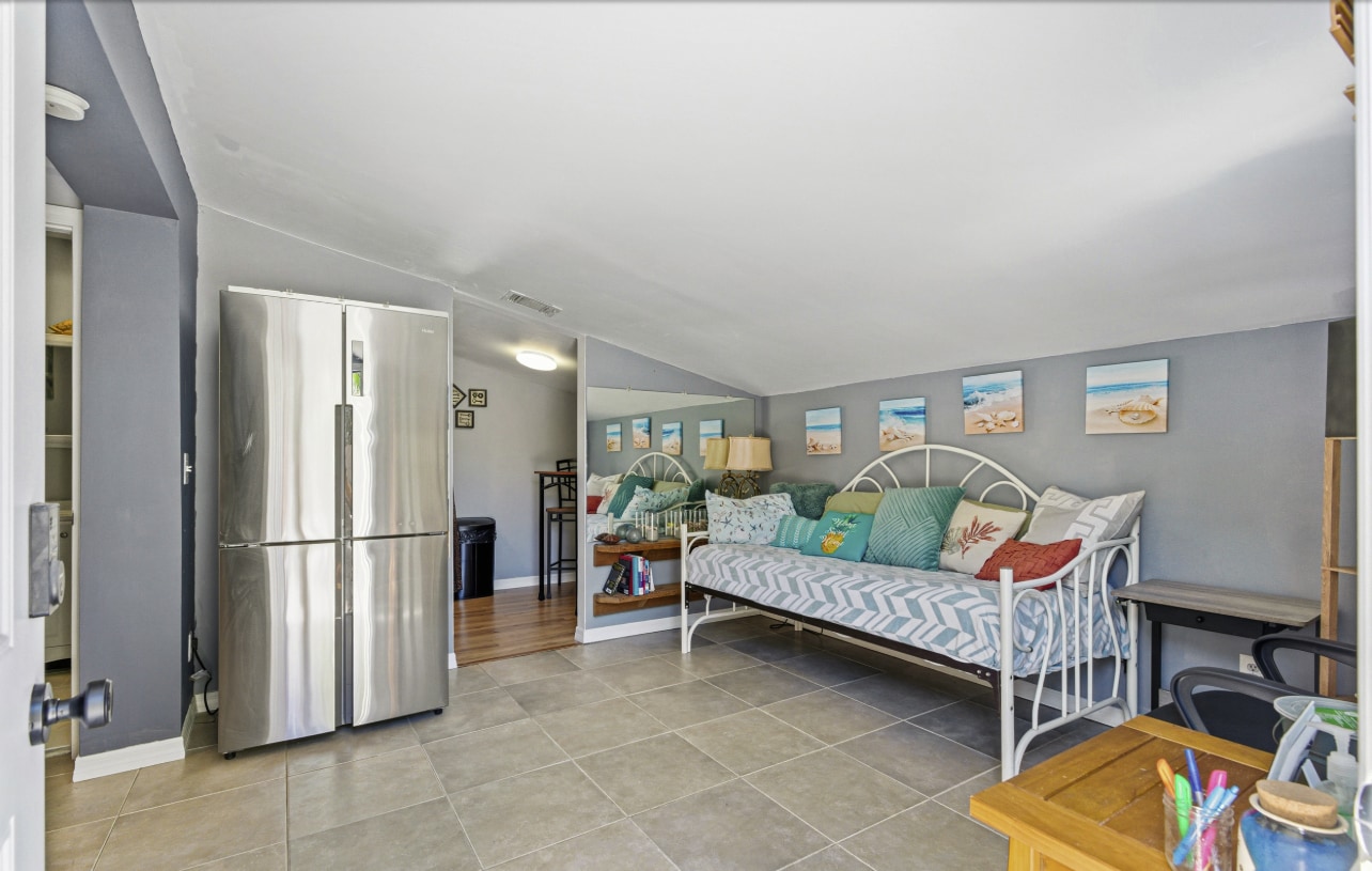 Building Photo - 1811 Eastern Dr