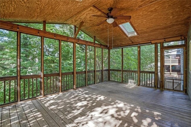 Building Photo - 360 Landing Entry