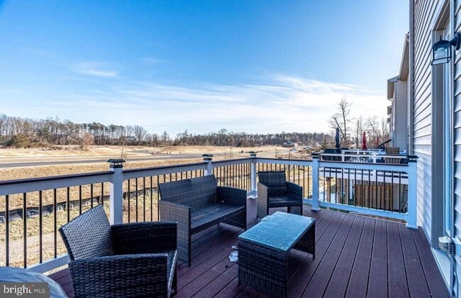 Building Photo - 42440 Dogwood Glen Square