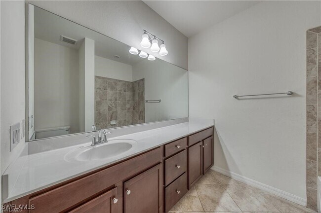 Building Photo - 2656 Blossom Wy