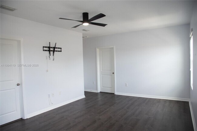 Building Photo - 105 Lacewing Pl