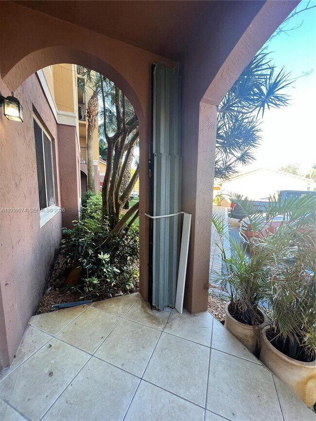 Building Photo - 1000 Scotia Dr