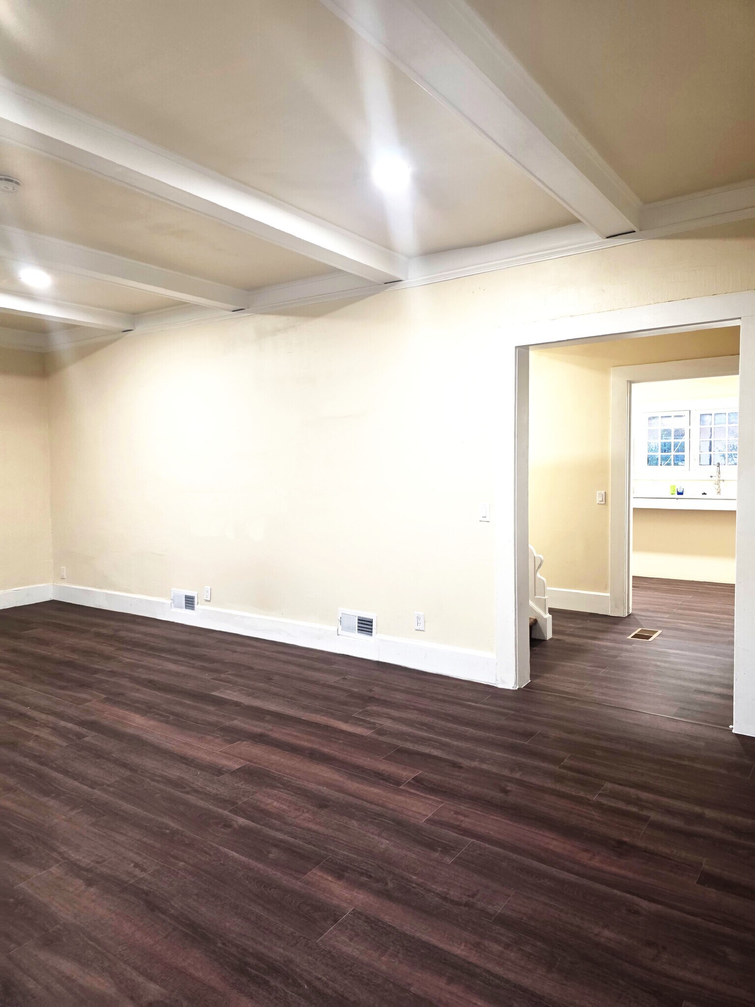 Building Photo - 833 N 4th Ave