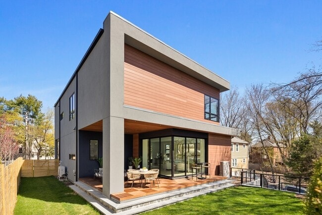 Building Photo - 90 Auburndale Ave