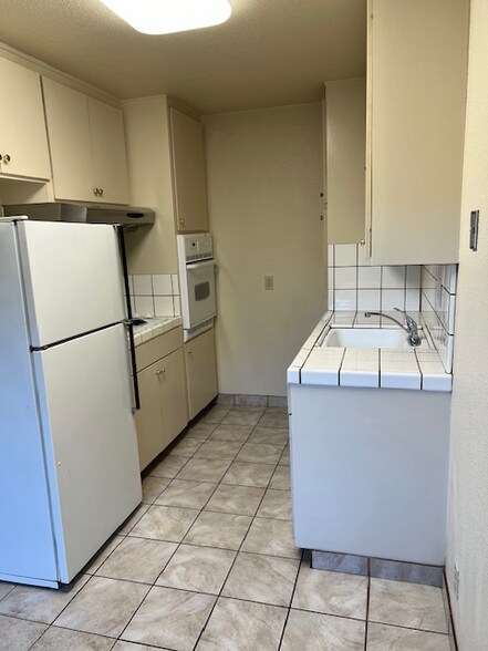 Building Photo - 224 Eastside Dr