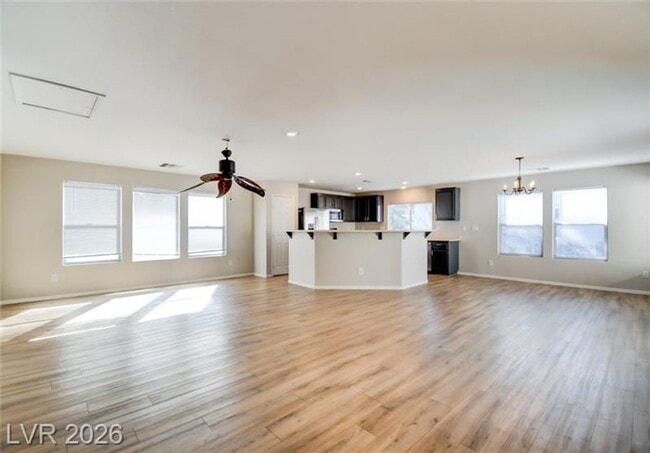 Building Photo - Beautiful Southwest Home-Must see!