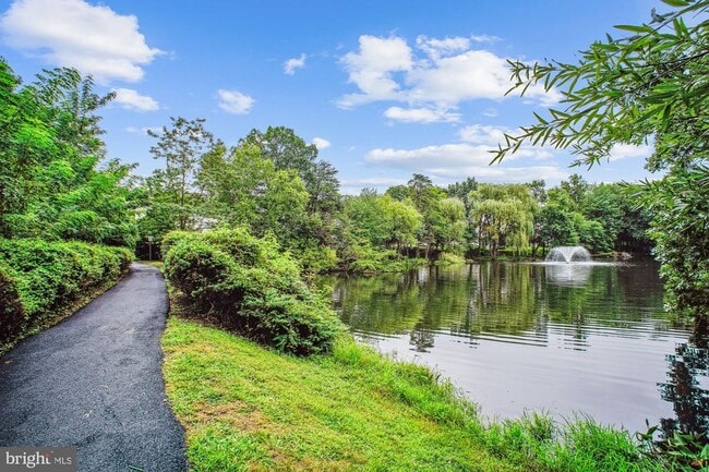 Building Photo - 45590 Whitcomb Square