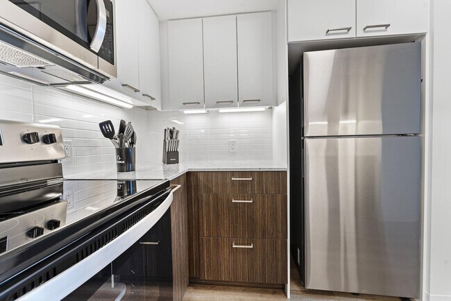 Building Photo - 280 Western Ave