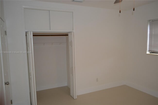 Building Photo - 1998 NE 180th St
