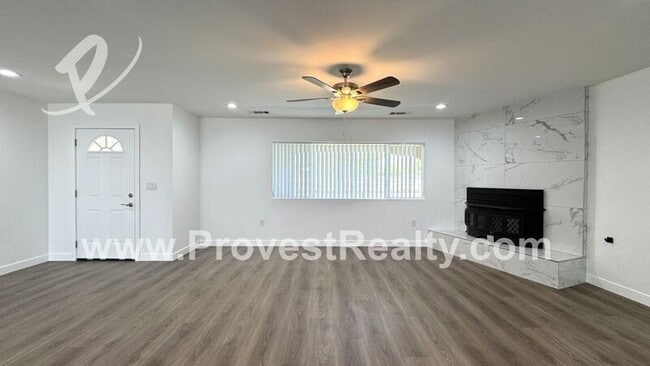Building Photo - 9811 Arroyo Ave