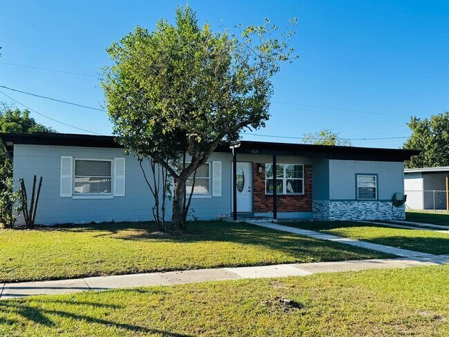 Building Photo - 7024 Moderna Way