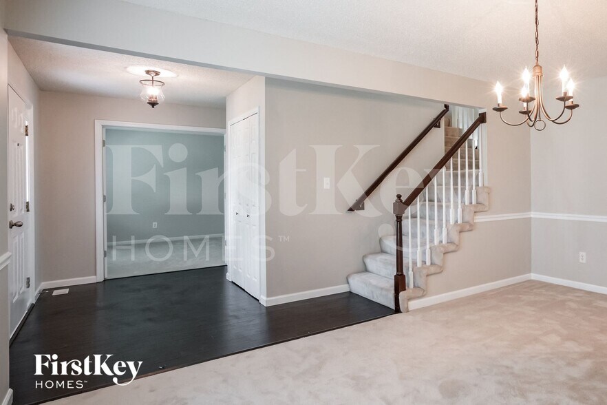 Building Photo - 1813 Highcrest Dr