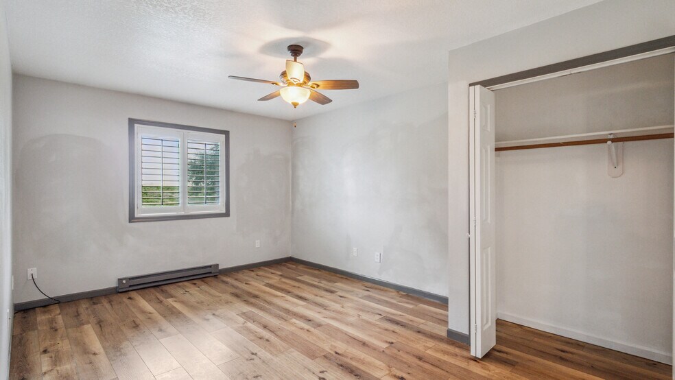 Building Photo - 2021 Vista View Dr