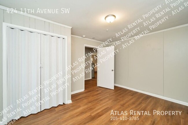 Building Photo - 424 11th Ave SW