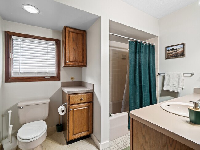 Building Photo - 679 Washington St