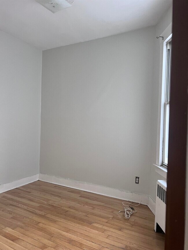 Building Photo - 205 Highwood Ave
