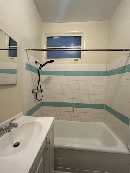 Building Photo - 4017 W 28th St