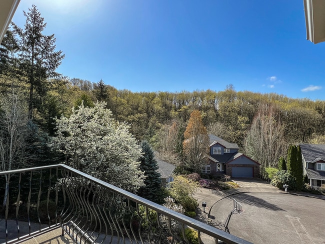 Building Photo - Bright & Beautiful Forest Heights Home with Gourmet Kitchen, Bonus Space & Private Cul-de-Sac Set...