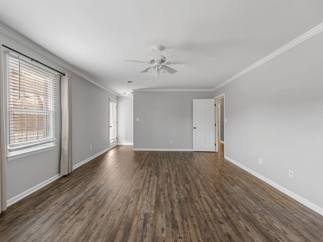 Building Photo - Luxury Living Awaits in this 6 Bedroom, 5 Bathroom Home – Elegant Comfort in a Prime Location