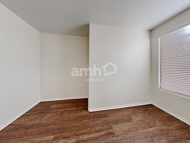 Building Photo - 17578 W Ironwood St