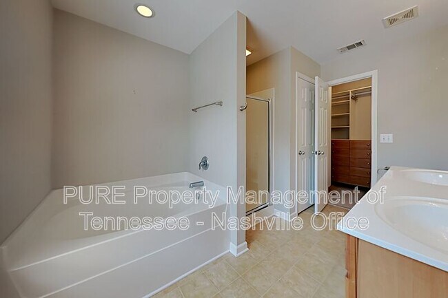 Building Photo - 7539 Kemberton Ct