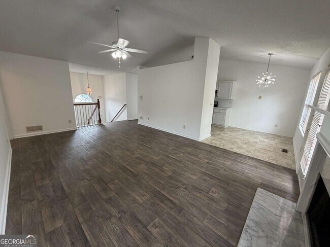 Building Photo - 1613 Fort Perry Way