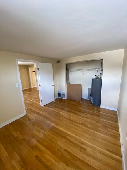 Building Photo - 382 Dorchester St