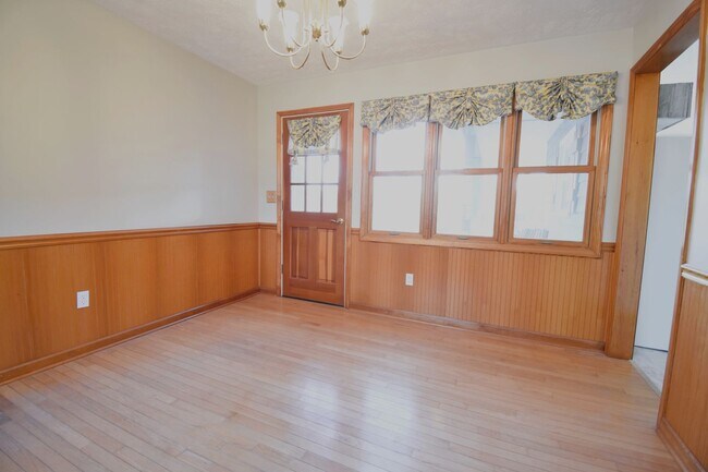 Building Photo - Coming Soon: 3 Bedroom 2.5 Bathroom on Over 2 Acres and Zoned for Horses