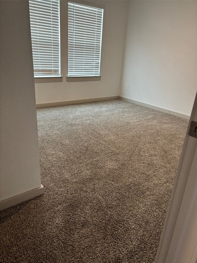 Building Photo - 1715 Plantation Pl