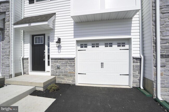 Building Photo - 148 Bell Ct
