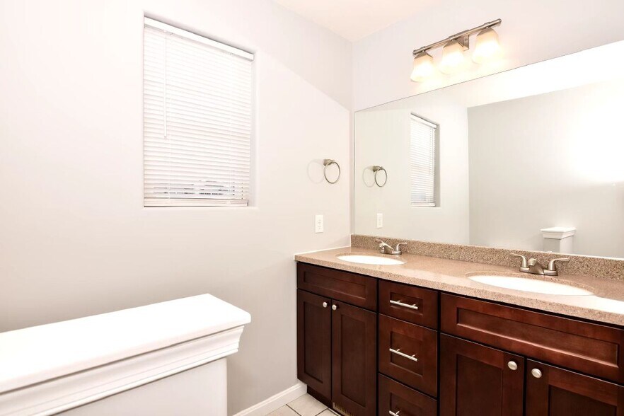 Building Photo - 2796 Monticello Ln