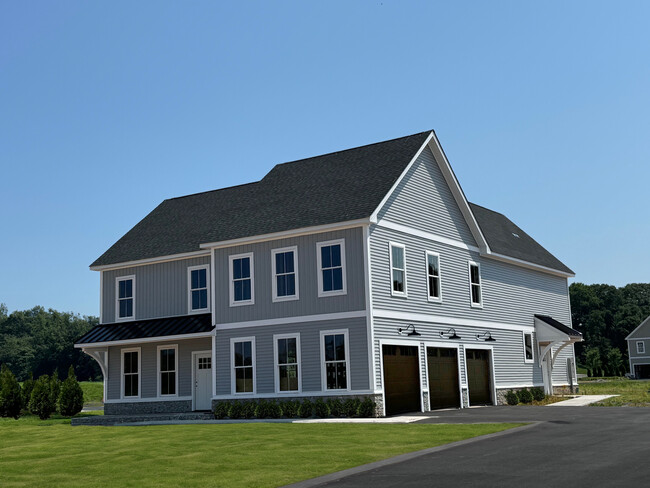 Building Photo - Farmview Estates