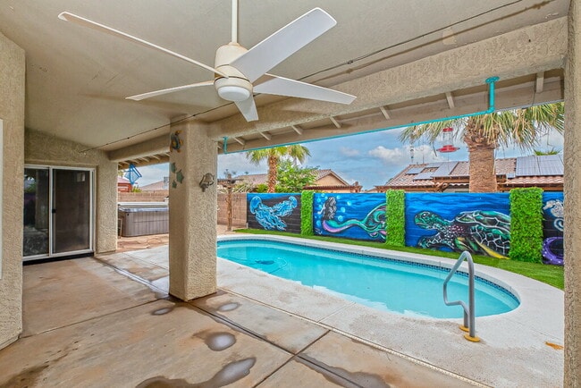 Building Photo - "3-Bedroom, 2-Bathroom Solar Home with a Pool in Mesa Del Sol!"