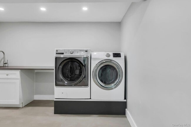 Building Photo - 11 Barbara Dr